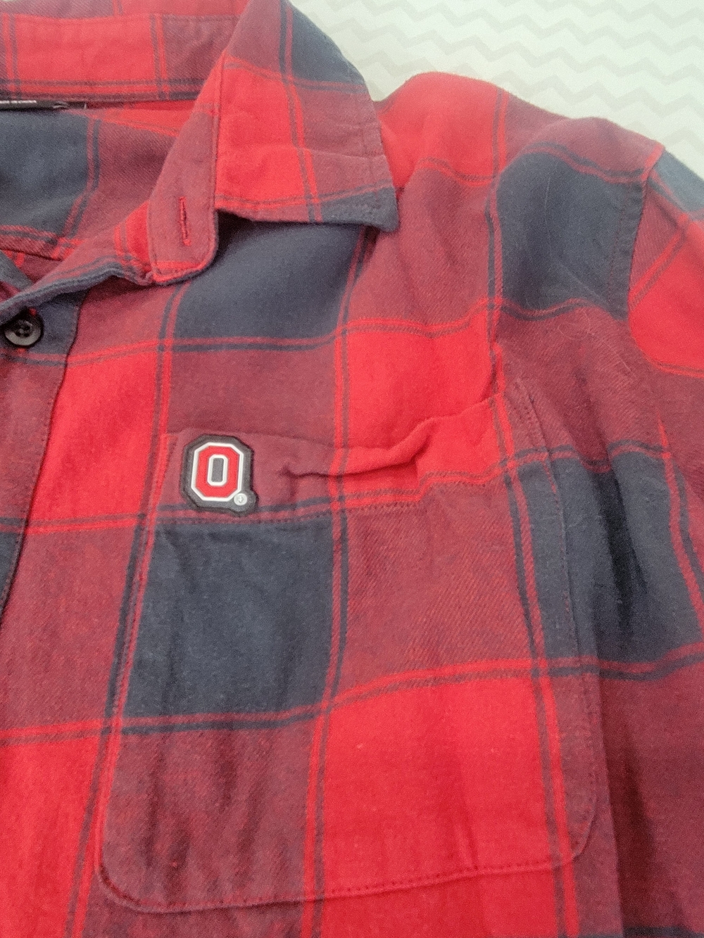 Plaid Long-Sleeve Button-Down Shirt With Ohio state Logo On Pocket Size Medium - Picture 2 of 8